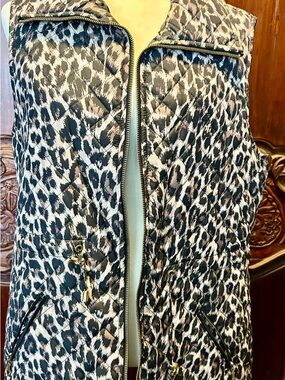 JM Collection Brown and Black Quilted Animal-Print Vest